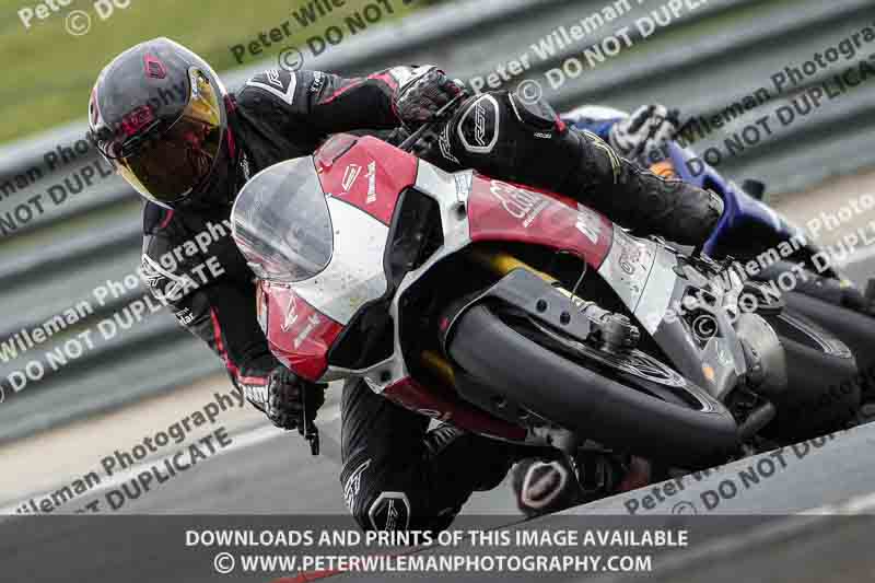 cadwell no limits trackday;cadwell park;cadwell park photographs;cadwell trackday photographs;enduro digital images;event digital images;eventdigitalimages;navarra;no limits trackdays;peter wileman photography;racing digital images;trackday digital images;trackday photos